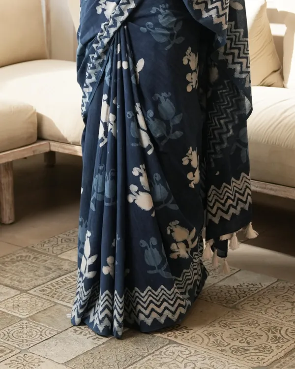 Indigo_Cotton_Dabu_Butta_Print_Mul_Saree_For_Women